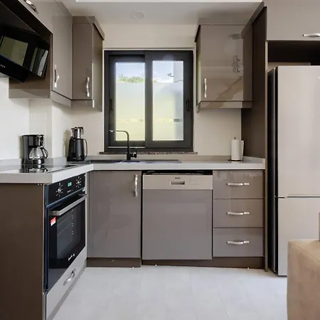 3 Superior Heated Pool And Sea View Willa