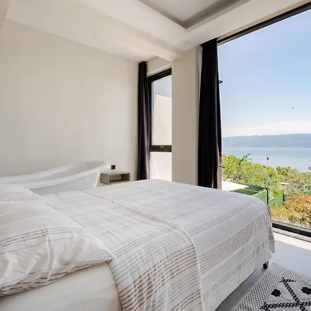 Villa 3 Superior Heated Pool And Sea View